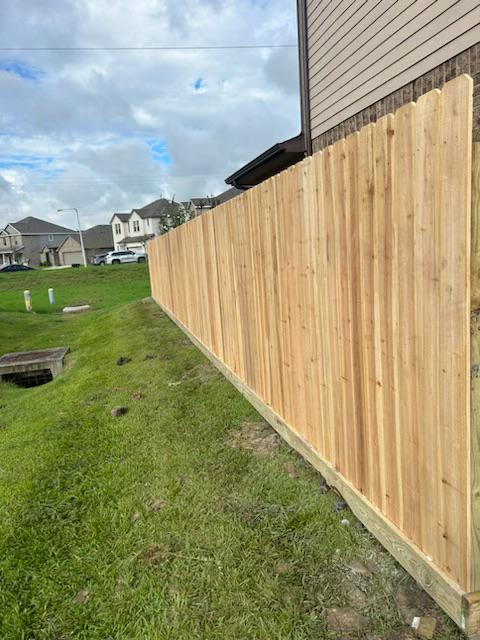 Secure Your Sanctuary: Mustang Fencing & Gates in 77054